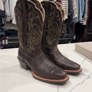 Ariat Distressed Leather Cowboy Boots